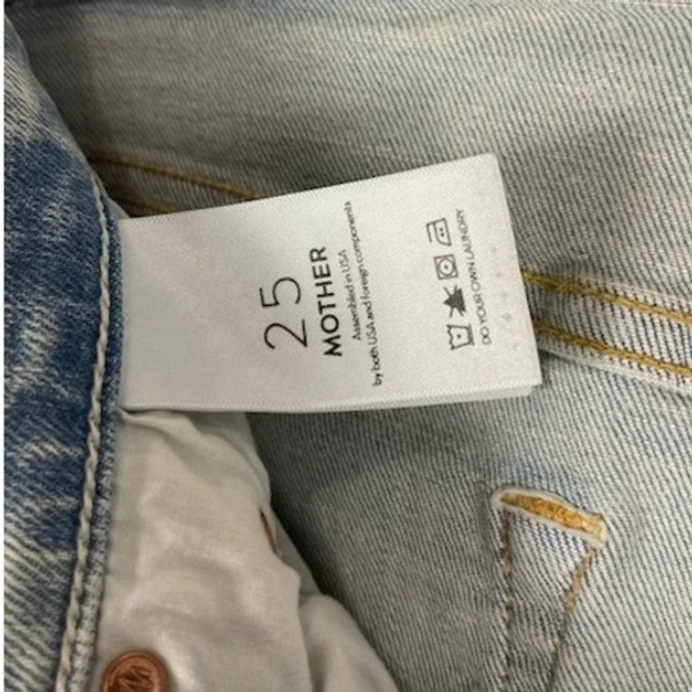 Mother The Easy Does It Short Rolling In The Bushes Light Wash Denim Shorts 25